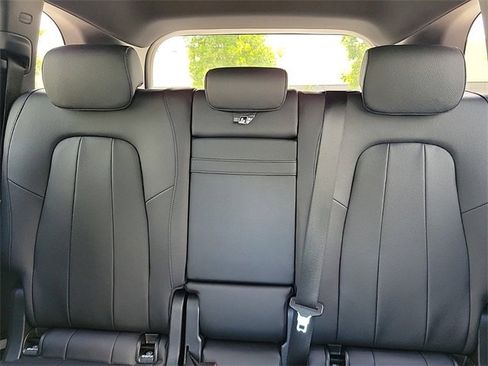 Used 2023 Mercedes-Benz GLB 250 image 11