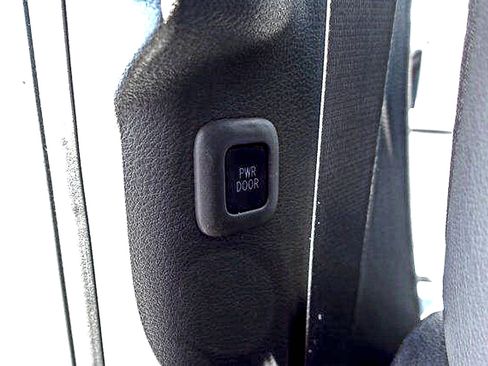 Used 2023 Toyota Sienna Limited AWD/4WD image 31