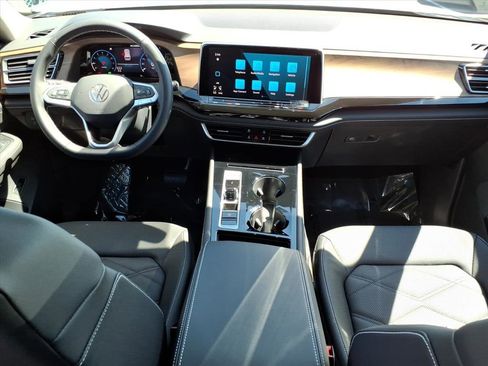New 2026 Volkswagen Atlas SE image 17