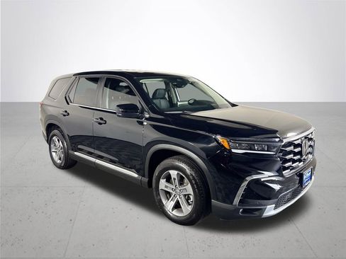 Used 2025 Honda Pilot EX-L image 4