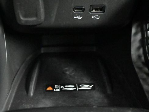 Used 2025 Chevrolet TrailBlazer LT w/ Convenience Package AWD/4WD image 11