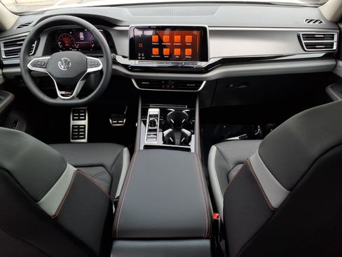 New 2026 Volkswagen Atlas Peak Edition image 18