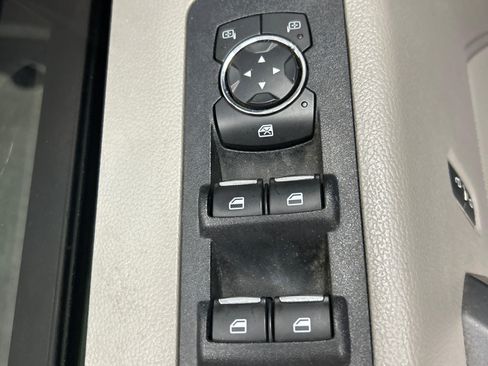 Used 2018 Ford F150 XLT AWD/4WD image 9