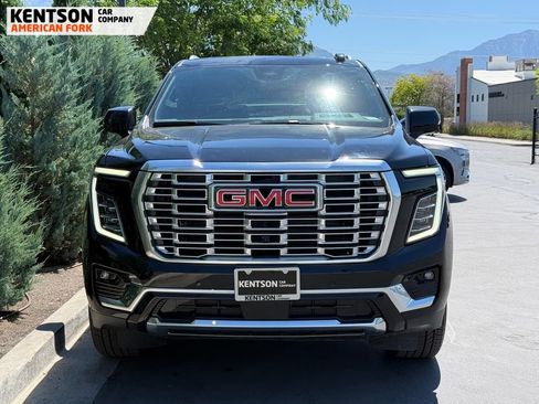 Used 2026 GMC Yukon Denali w/ Sun & Power Step Package AWD/4WD image 2