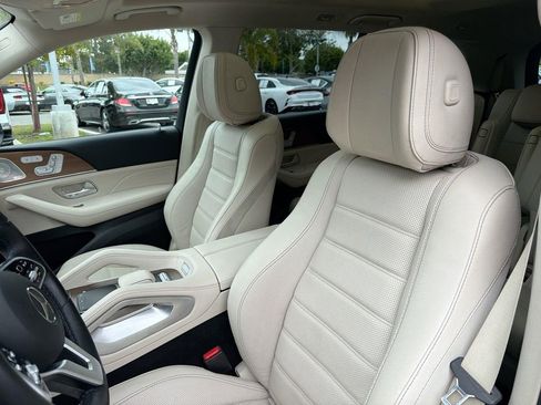 Used 2022 Mercedes-Benz GLS 450 4MATIC image 24