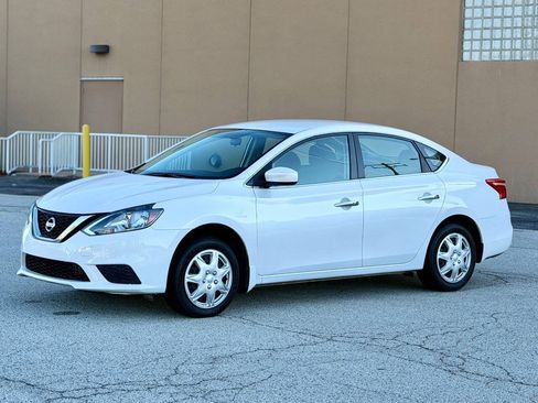Used 2017 Nissan Sentra SV w/ Driver's Assist Package FWD image 9