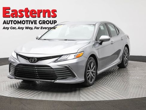 Used 2024 Toyota Camry XLE FWD image 1