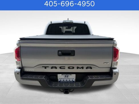 Used 2018 Toyota Tacoma Limited RWD image 4