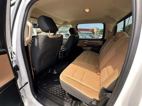 Used 2019 RAM 1500 Big Horn AWD/4WD image 10