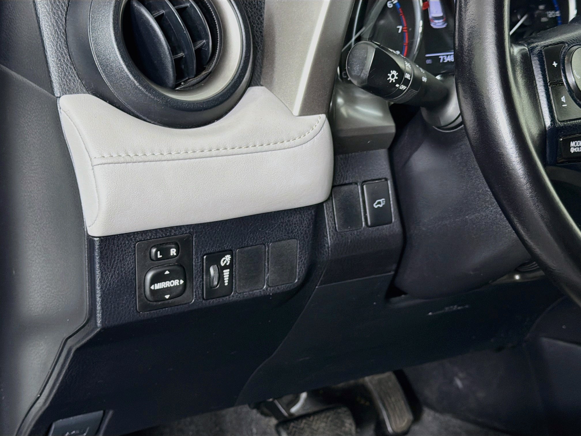 Used 2016 Toyota RAV4 XLE FWD image 16