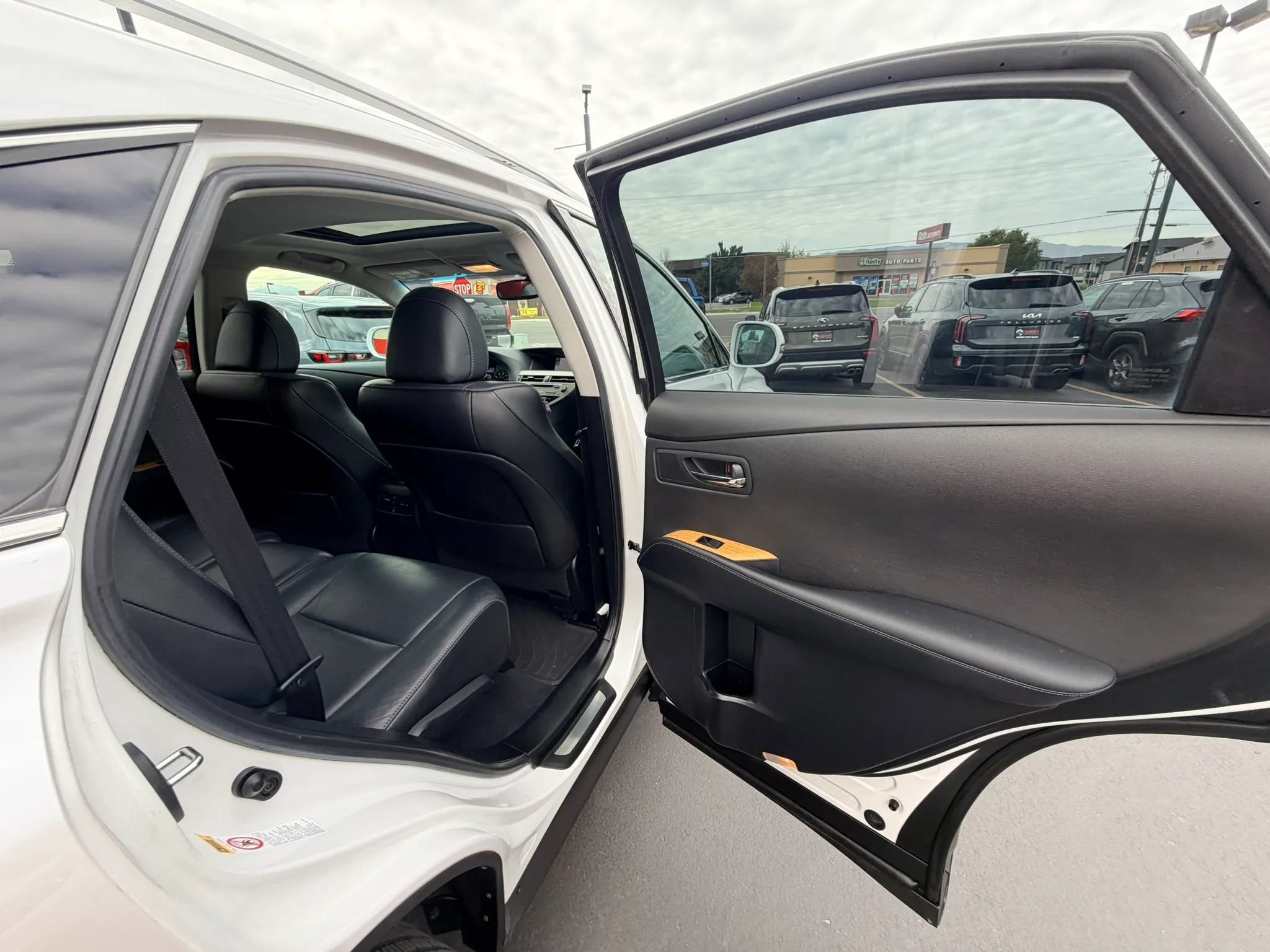 Used 2015 Lexus RX 450h AWD image 22