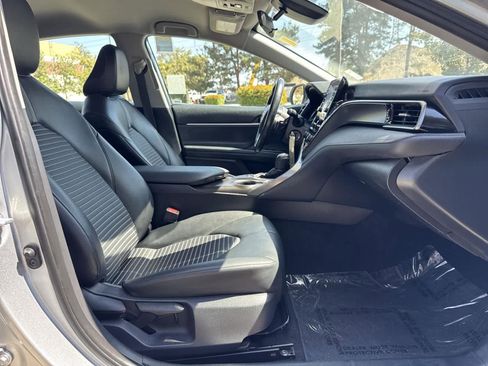 Used 2022 Toyota Camry SE image 35