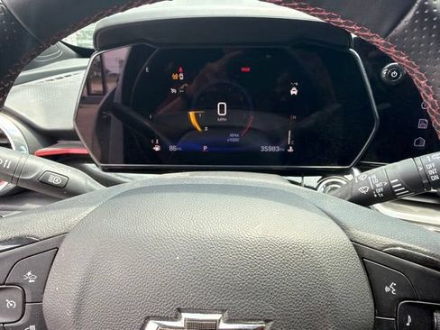 Used 2025 Chevrolet Trax RS w/ Sunroof Package FWD image 42