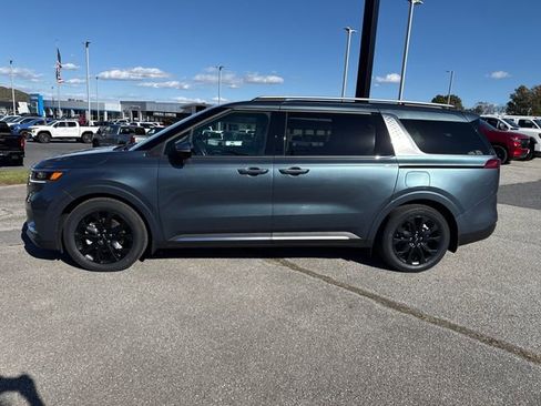 Certified 2024 Kia Carnival SX Prestige image 2