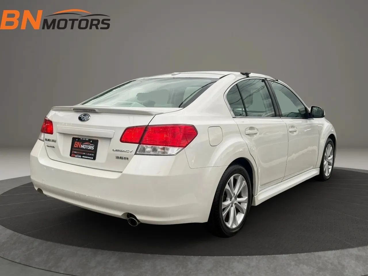 Used 2013 Subaru Legacy 3.6R Limited AWD/4WD image 6
