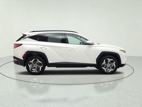 Used 2022 Hyundai Tucson Limited w/ Cargo Package AWD/4WD image 4