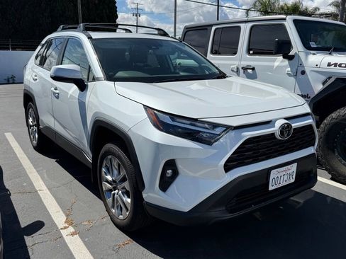 Used 2025 Toyota RAV4 XLE Premium w/ Weather Package FWD image 1