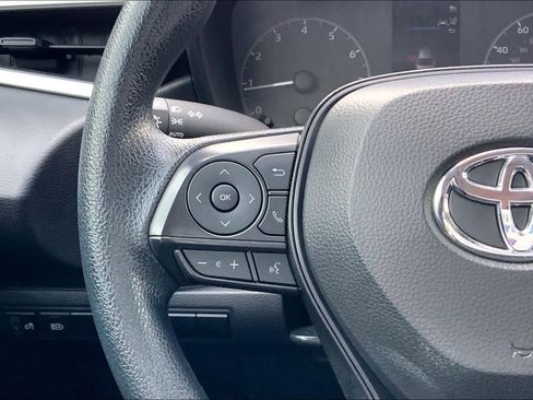 Used 2025 Toyota Corolla LE FWD image 23