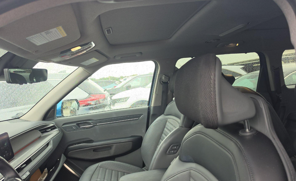Used 2024 Kia EV9 Land AWD/4WD image 18