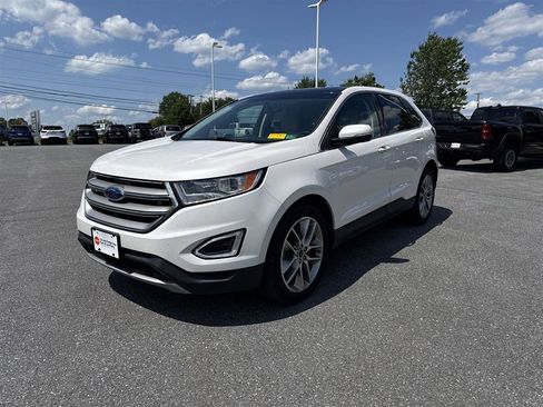 Used 2018 Ford Edge Titanium w/ Equipment Group 301A AWD/4WD image 3