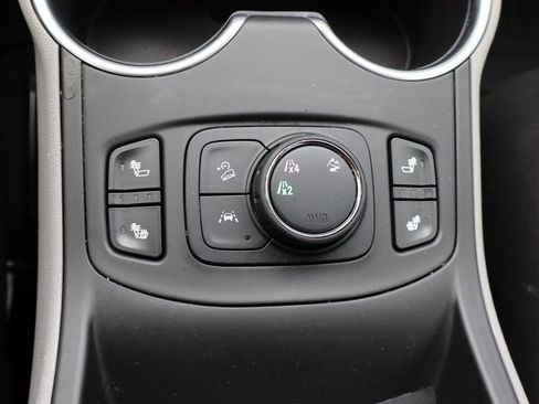 Used 2022 GMC Terrain SLE w/ Driver Convenience Package image 9