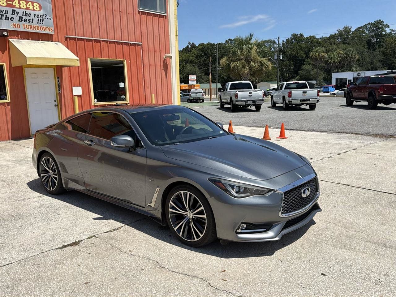 Used 2017 INFINITI Q60 3.0t w/ Premium Plus Package 3.0T RWD image 9