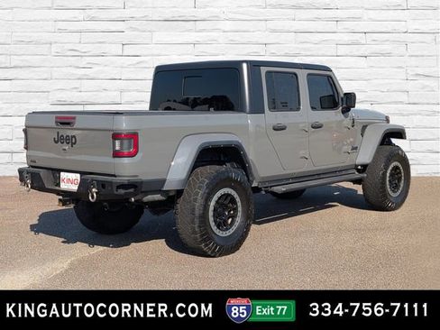 Used 2022 Jeep Gladiator Sport image 5