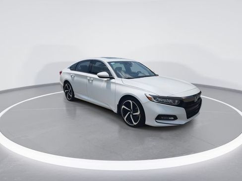 Used 2020 Honda Accord Sport image 2