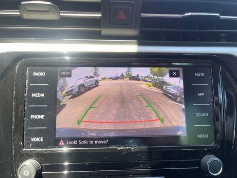 Used 2020 Volkswagen Passat 2.0T SE FWD image 18