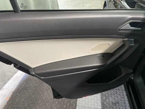 Certified 2021 Volkswagen Tiguan SE R-Line AWD/4WD image 10