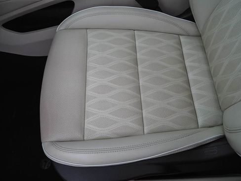 Used 2023 Buick Envision Avenir image 26