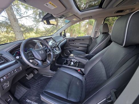 Used 2023 Honda Odyssey Elite image 12