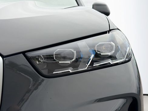 New 2026 BMW X5 xDrive50e image 10