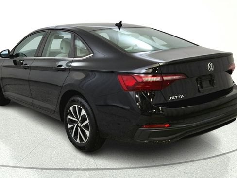 Used 2022 Volkswagen Jetta S w/ IQ.Drive Package FWD image 5