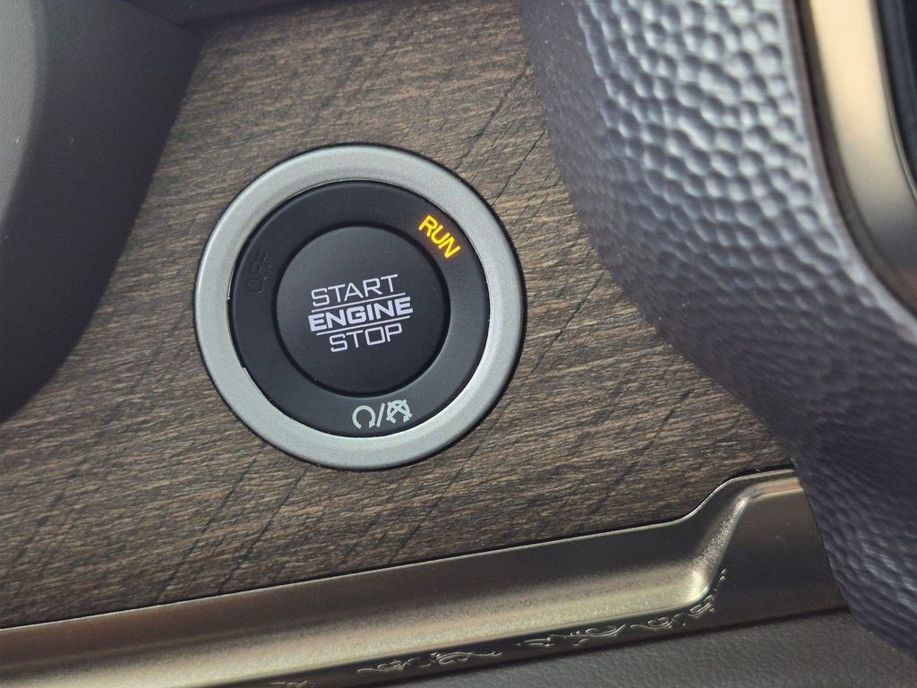 Used 2025 RAM 1500 Limited AWD/4WD image 26