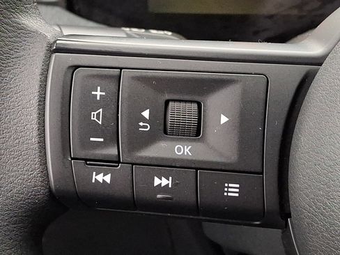 Used 2025 Nissan Kicks SV w/ Charging Package image 20