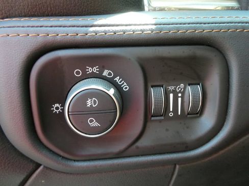 Used 2022 RAM 2500 Limited AWD/4WD image 26