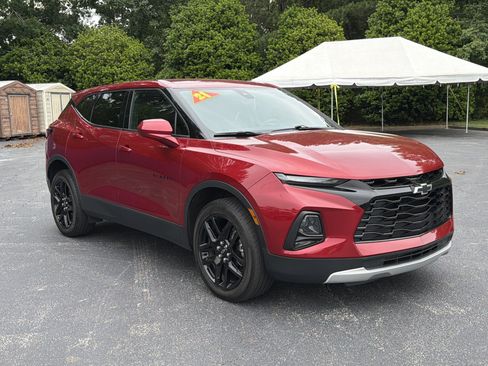 Used 2021 Chevrolet Blazer LT w/ LPO, Black Accent Package FWD image 3