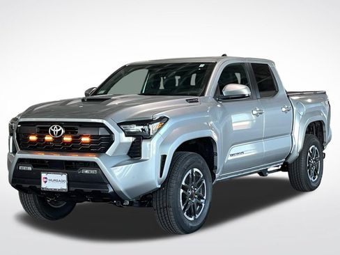 Used 2025 Toyota Tacoma TRD Sport AWD/4WD image 4