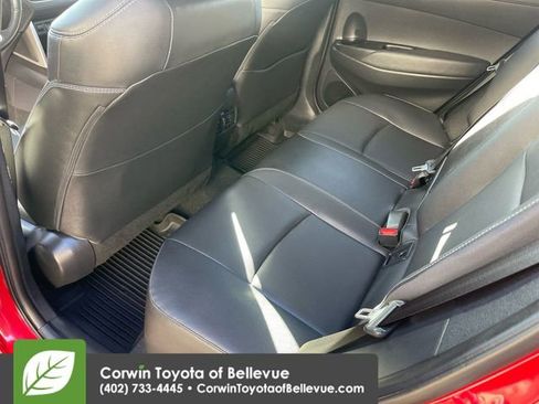 Certified 2022 Toyota Corolla Cross XLE image 22