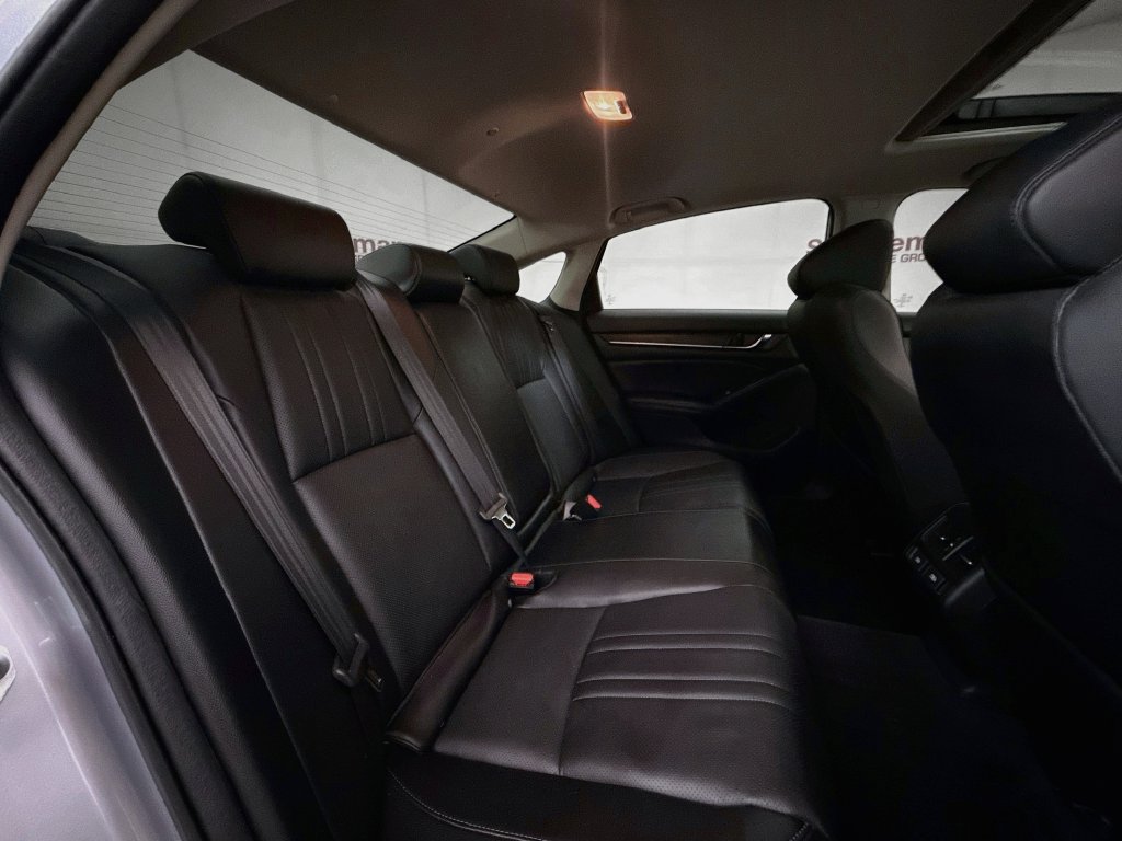 Used 2022 Honda Accord Touring image 28