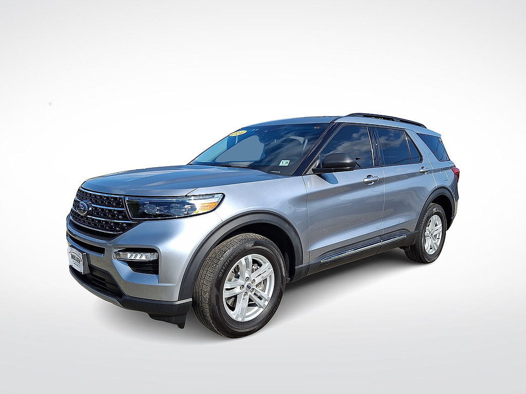 Used 2024 Ford Explorer XLT w/ Equipment Group 202A AWD/4WD image 1