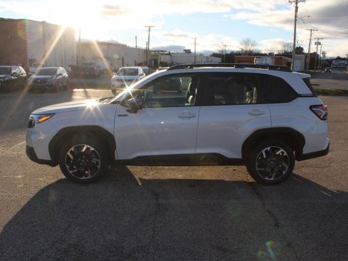 New 2025 Subaru Forester Limited image 5