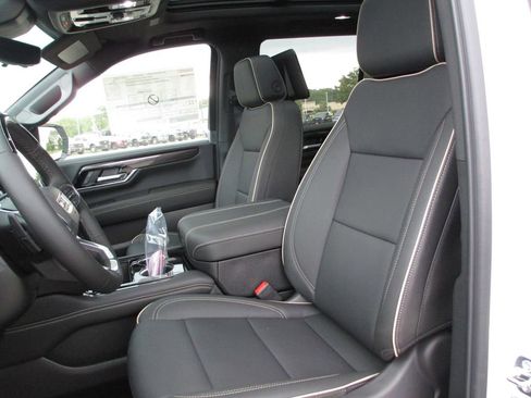 New 2026 GMC Yukon Elevation w/ Elevation Premium Package AWD/4WD image 11