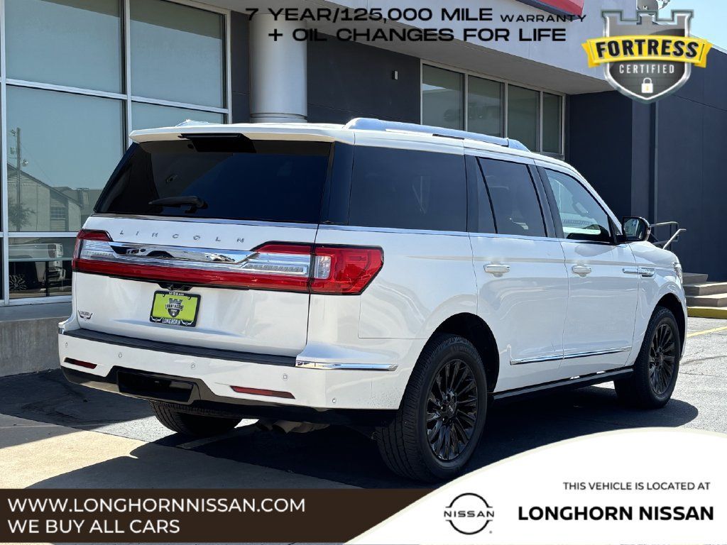 Used 2020 Lincoln Navigator 4WD image 3