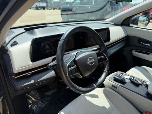 Used 2023 Nissan Ariya AWD image 15