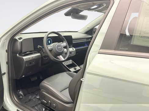 Used 2026 Hyundai Kona SEL Premium AWD/4WD image 10