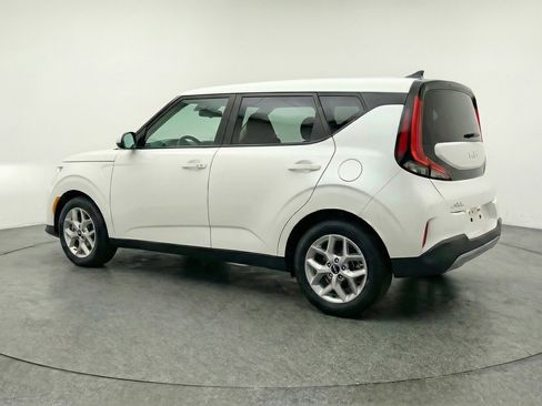 Used 2025 Kia Soul LX w/ LX Technology Package image 6