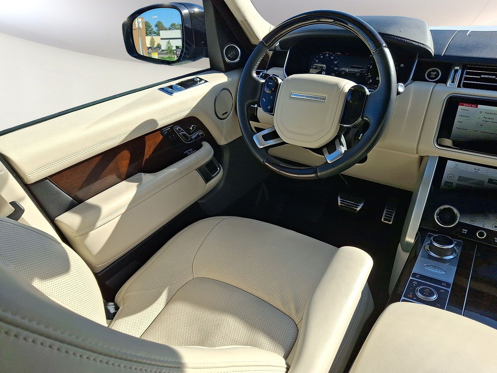 Used 2021 Land Rover Range Rover P525 Westminster Edition AWD/4WD image 8