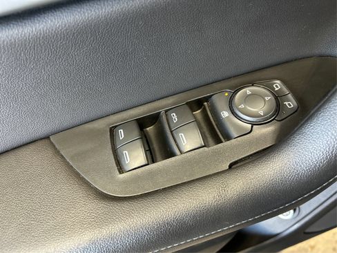 Used 2019 Chevrolet Blazer LT FWD image 29